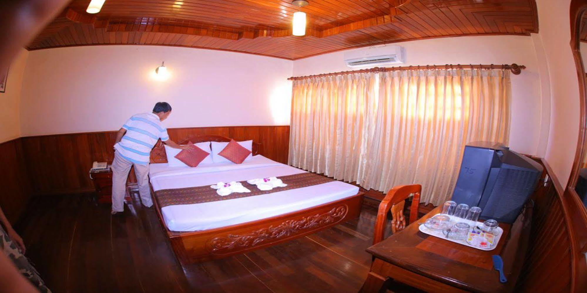 Freedom Hotel Siem Reap Ngoại thất bức ảnh